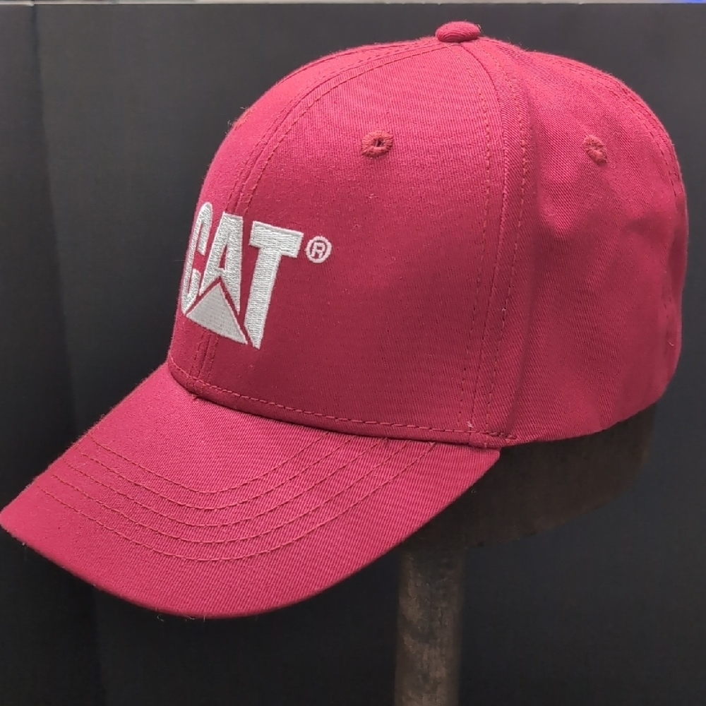CAT/Caterpillar Men's Red Fitted Hat.
